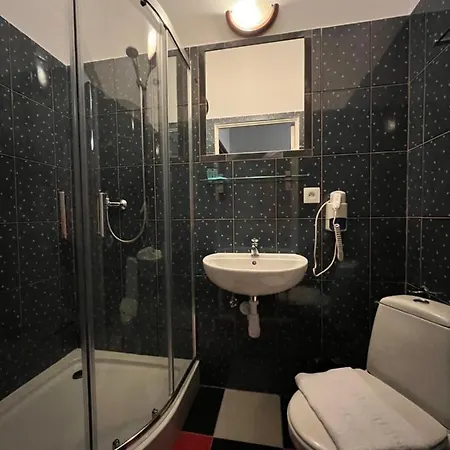 Lezzet Pg &turkishrestaurant 4* Varşova