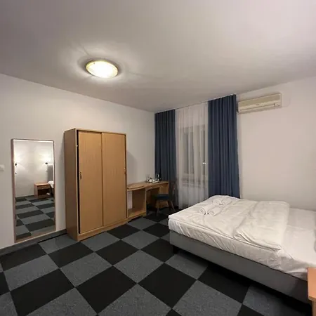 Lezzet Goscinny & Turkishrestaurant Bed and breakfast Varsovia
