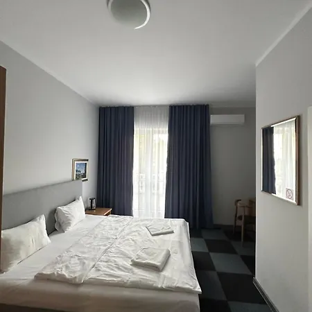 Lezzet Pg &turkishrestaurant 4*