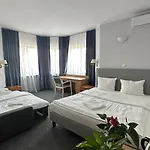 Lezzet Pg &turkishrestaurant 4*