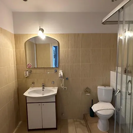 Lezzet Pg &turkishrestaurant فندق مبيت وإفطار وارسو