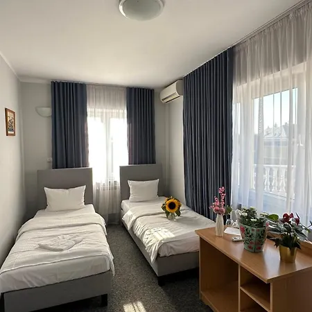 Lezzet Pg &turkishrestaurant فندق مبيت وإفطار وارسو