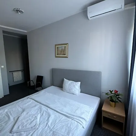 Lezzet Pg &turkishrestaurant 4* Varsavia