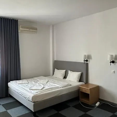 فندق مبيت وإفطار Lezzet Pg &turkishrestaurant وارسو