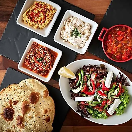 Bed and breakfast Lezzet Pg &turkishrestaurant 4*