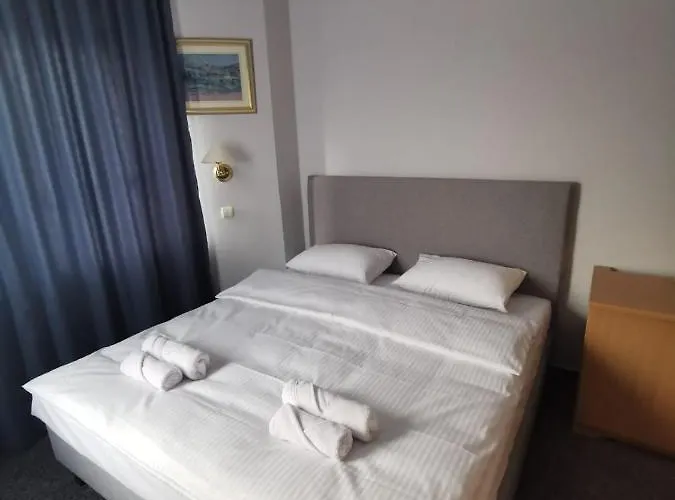 Lezzet Pg &turkishrestaurant 4*