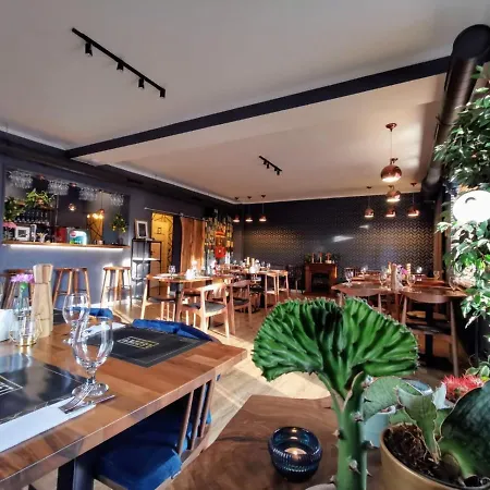 Lezzet Pg &turkishrestaurant Bed and Breakfast 4*