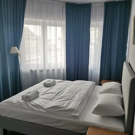 Lezzet Pg &turkishrestaurant Bed & Breakfast 4*