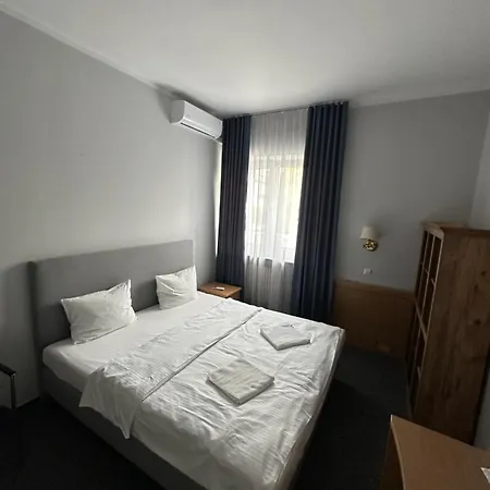 Lezzet Pg &turkishrestaurant Bed & Breakfast 4*